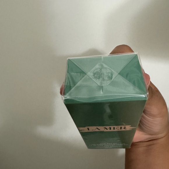 La Mer Sunscreen - Picture 2 of 2